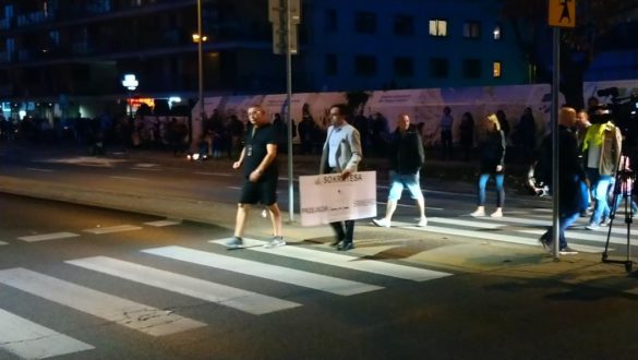 protest ulica sokratesa wypadek bmw 3