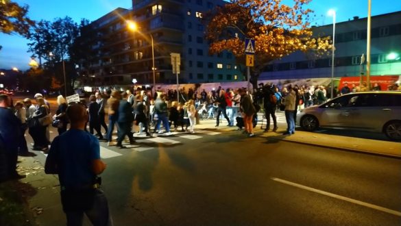 protest ulica sokratesa wypadek bmw 6