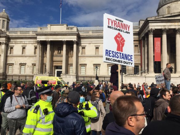 Londyn, protest, koronawirus, ograniczenia