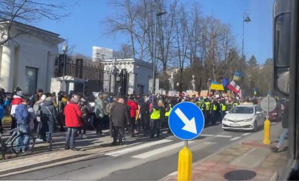 protest pod ambasada Rosji