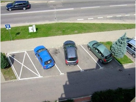 zle zaparkowane auta